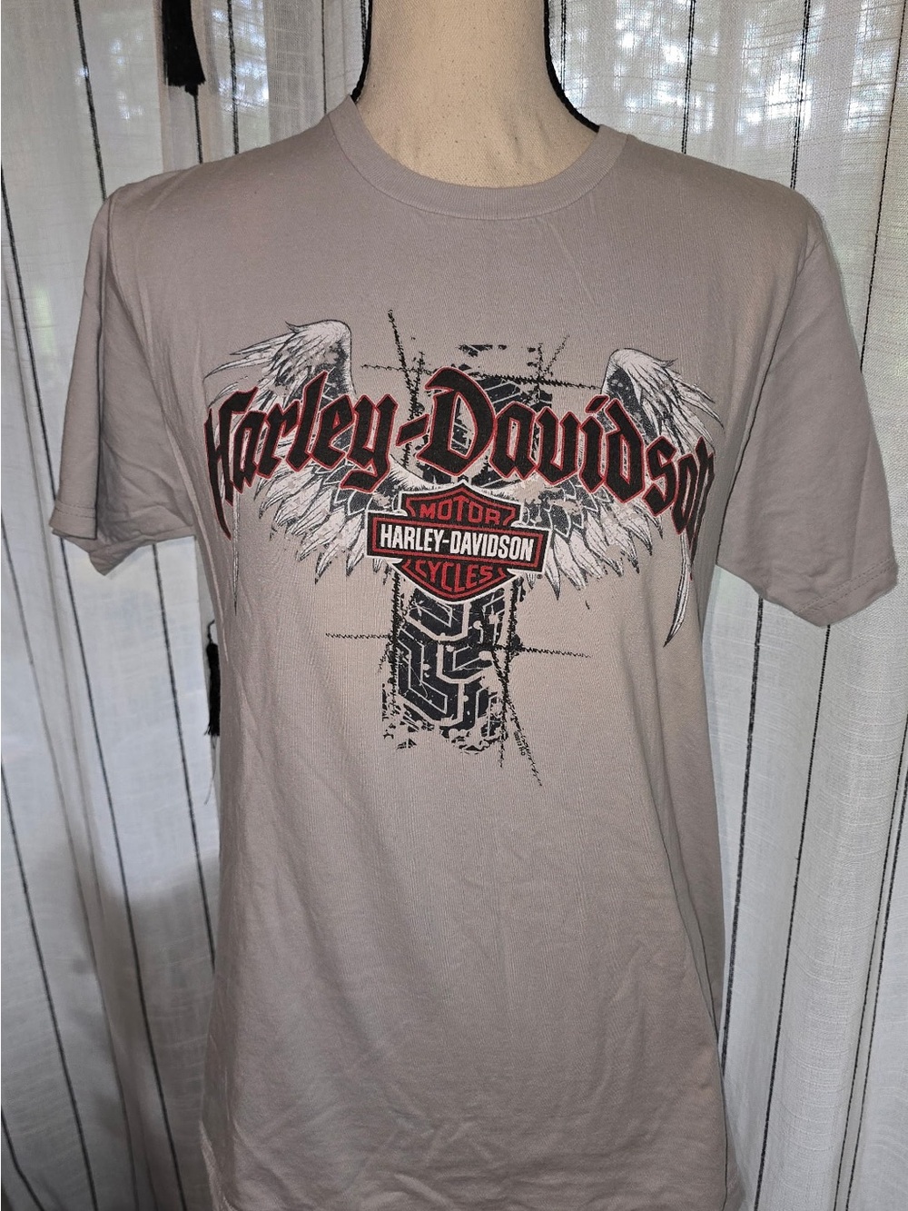 Harley-Davidson Light Gray Tee with Black and Red Logo Wings